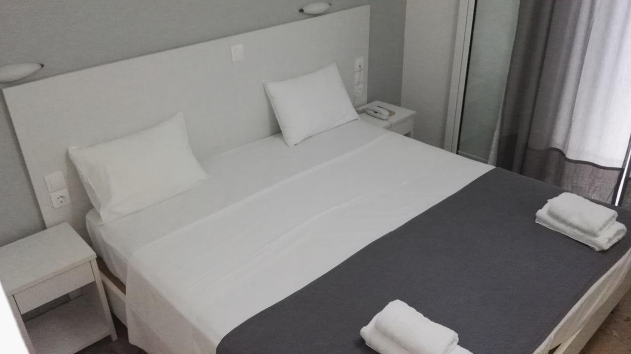 Hotel Finikas 메토니 외부 사진